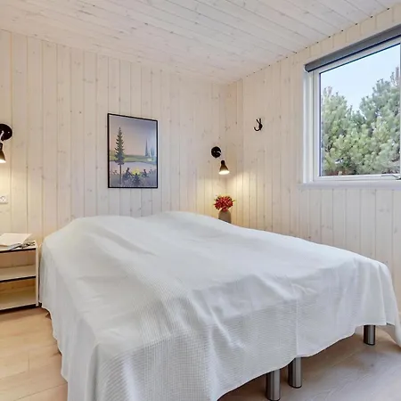 Cozy In Glesborg With Sauna