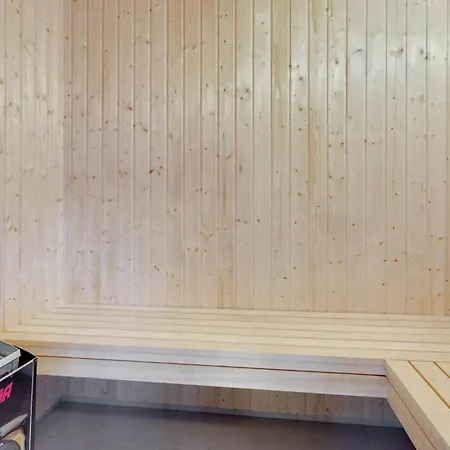 Cozy In Glesborg With Sauna Fjellerup